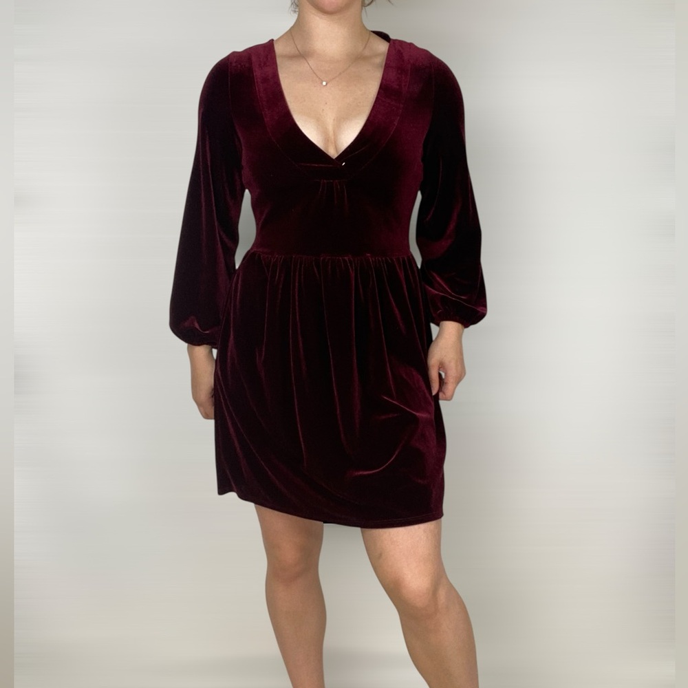 AMADI Greta V Neck Velvet‎ Mini Dress Deep Merlot Long Sleeve Party Formal